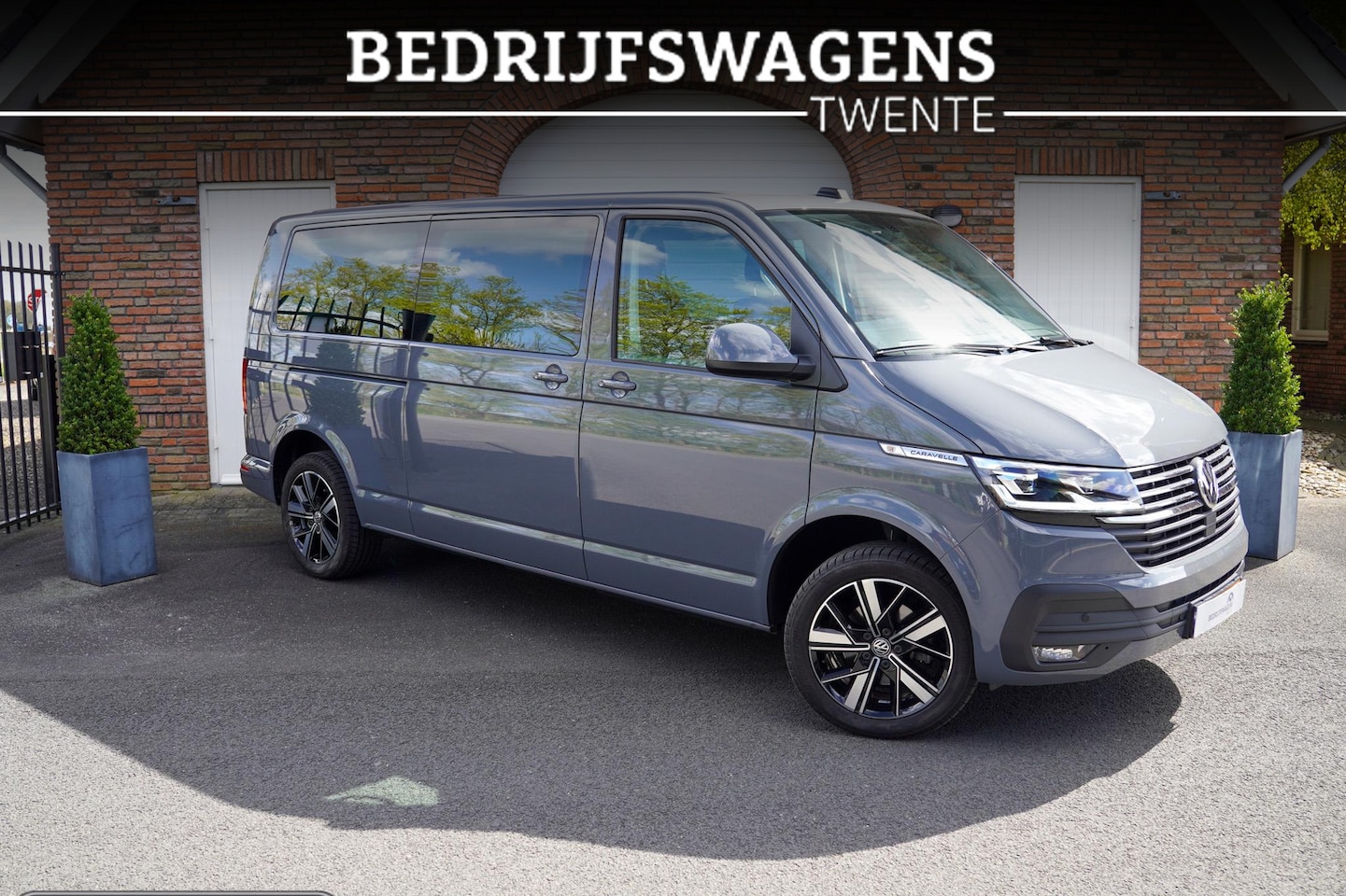 Volkswagen Transporter Caravelle - T6.1 2.0 TDI 150 PK DSG CARAVELLE L2H1 DUB/CAB A-KLEP ACC | LED | Privacy glass | Apple Ca - AutoWereld.nl