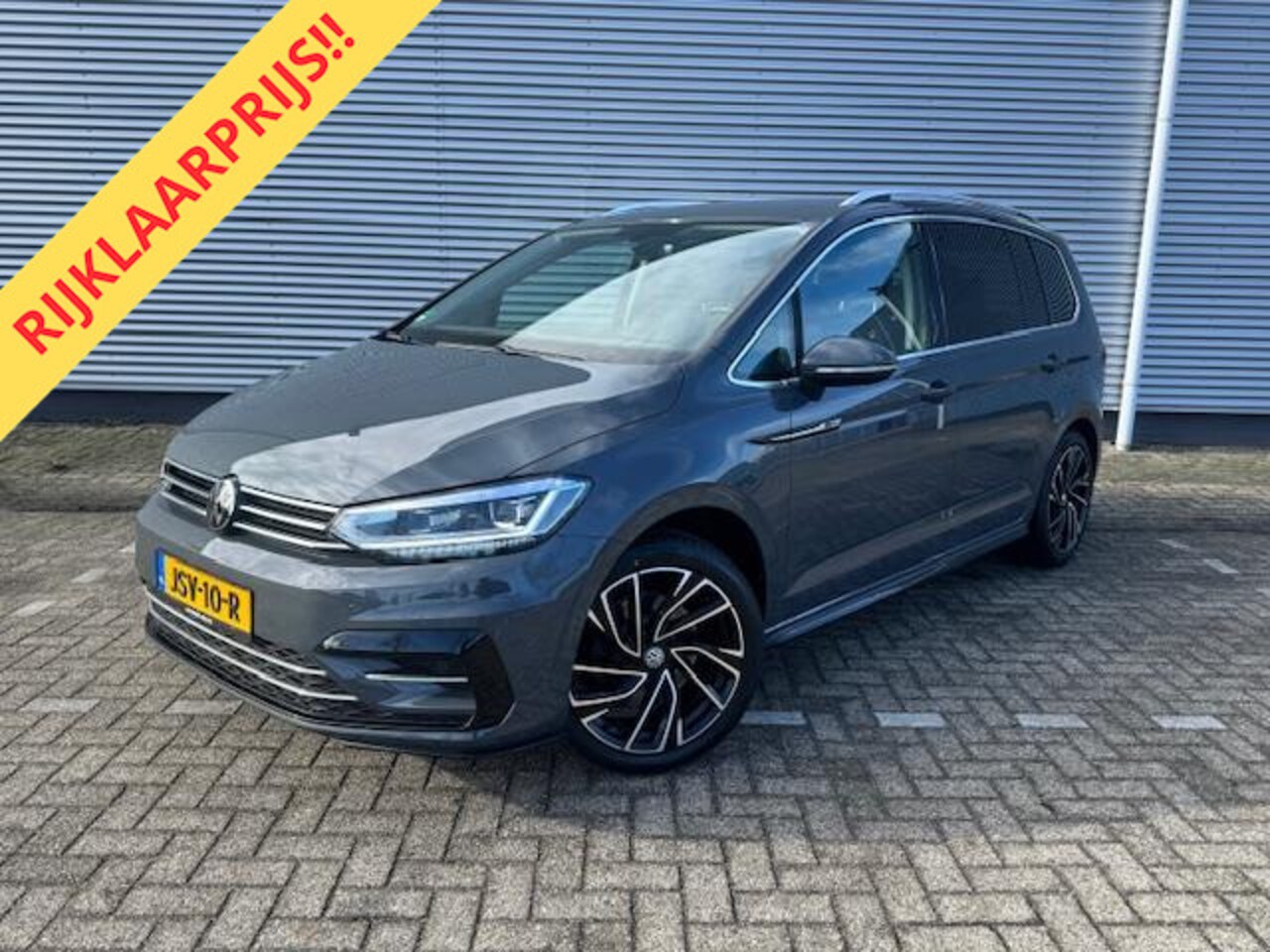 Volkswagen Touran - 1.5 TSI R-Line Exclusive 7p,afn.Trekhaak,Navigatie,parkeersensoren/Camera,stoelverwarming, - AutoWereld.nl