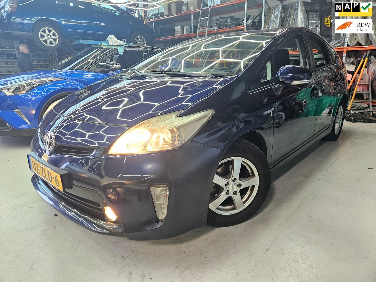 Toyota Prius - 1.8 Full Hybrid GARANTIE - AutoWereld.nl