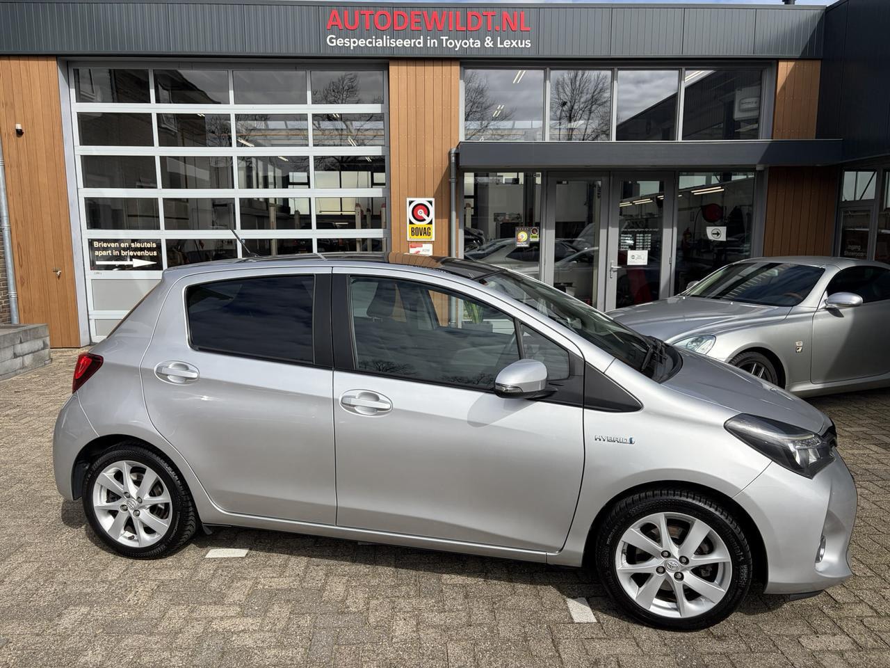 Toyota Yaris - 1.5 Hybrid Dynamic A/T + 12 MND BOVAG - AutoWereld.nl