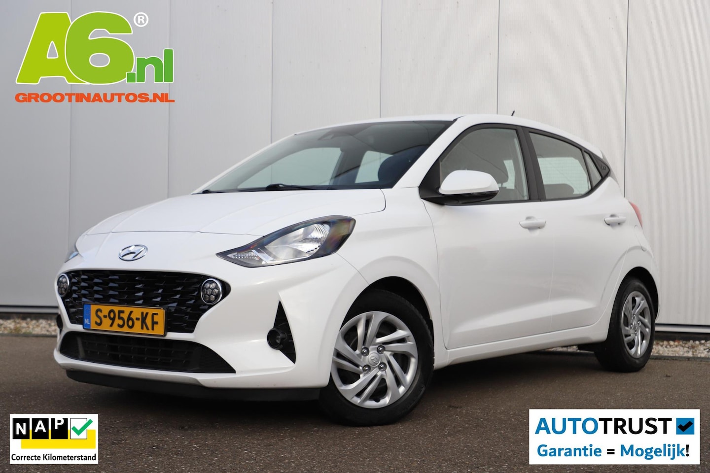 Hyundai i10 - 1.0 Comfort Carplay Android Navigatie Airco Cruise Control Rijstrooksensor - AutoWereld.nl