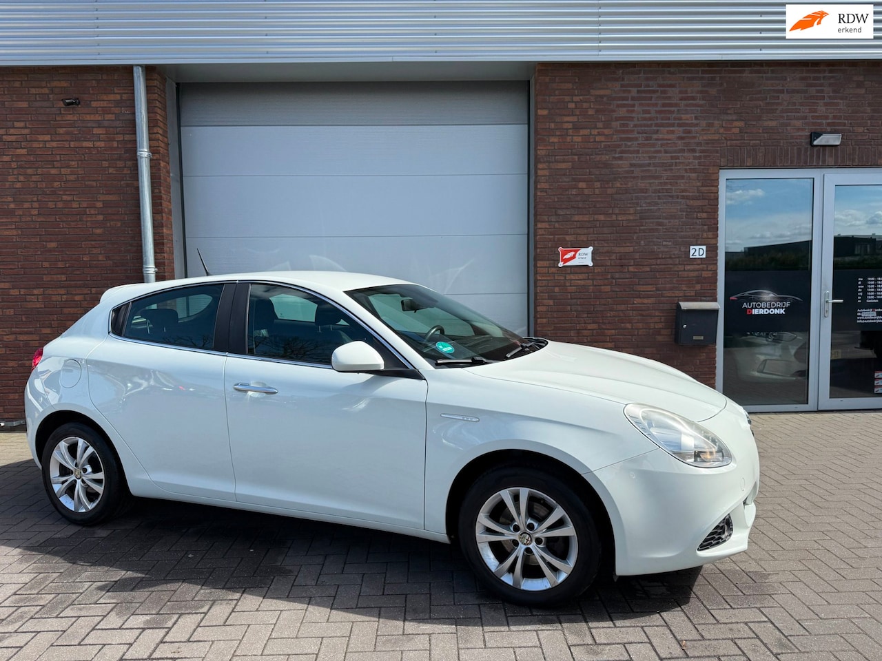 Alfa Romeo Giulietta - 1.4 T Distinctive|AIRCO|NIEUWE APK|CRUISE - AutoWereld.nl