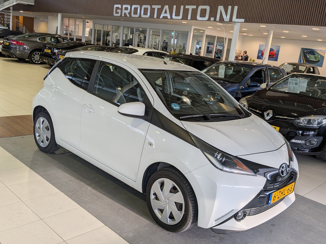 Toyota Aygo - 1.0 VVT-i x-play Airco, Cruise Control, Stuurbekrachtiging - AutoWereld.nl