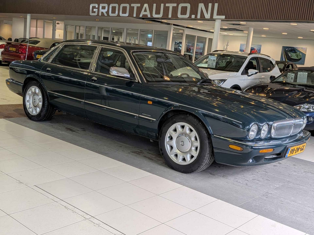Jaguar XJR - 4.0 V8 Supercharged Airco, Cruise Control, Stuurbekrachtiging - AutoWereld.nl