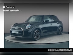 MINI Cooper S - 5-deurs 2.0 Favoured M SEAF | Panoramadak | Comfort access | Harman Kardon |