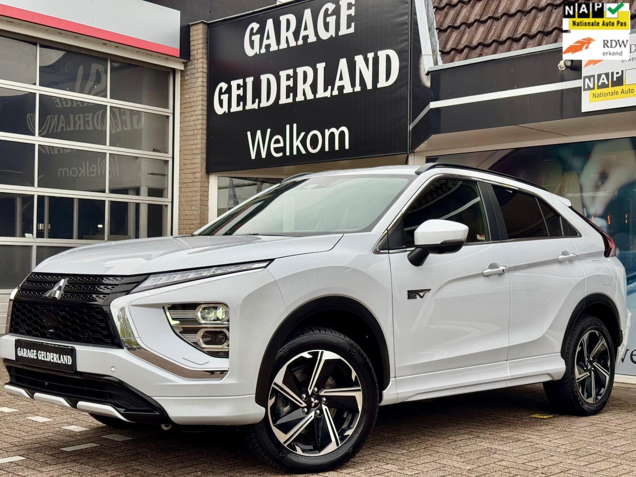 Mitsubishi Eclipse Cross - 2.4 PHEV Intense+ | Bi-Xenon | Full-Led | Navi | Camera | Cruise | Climate | Full-option's - AutoWereld.nl