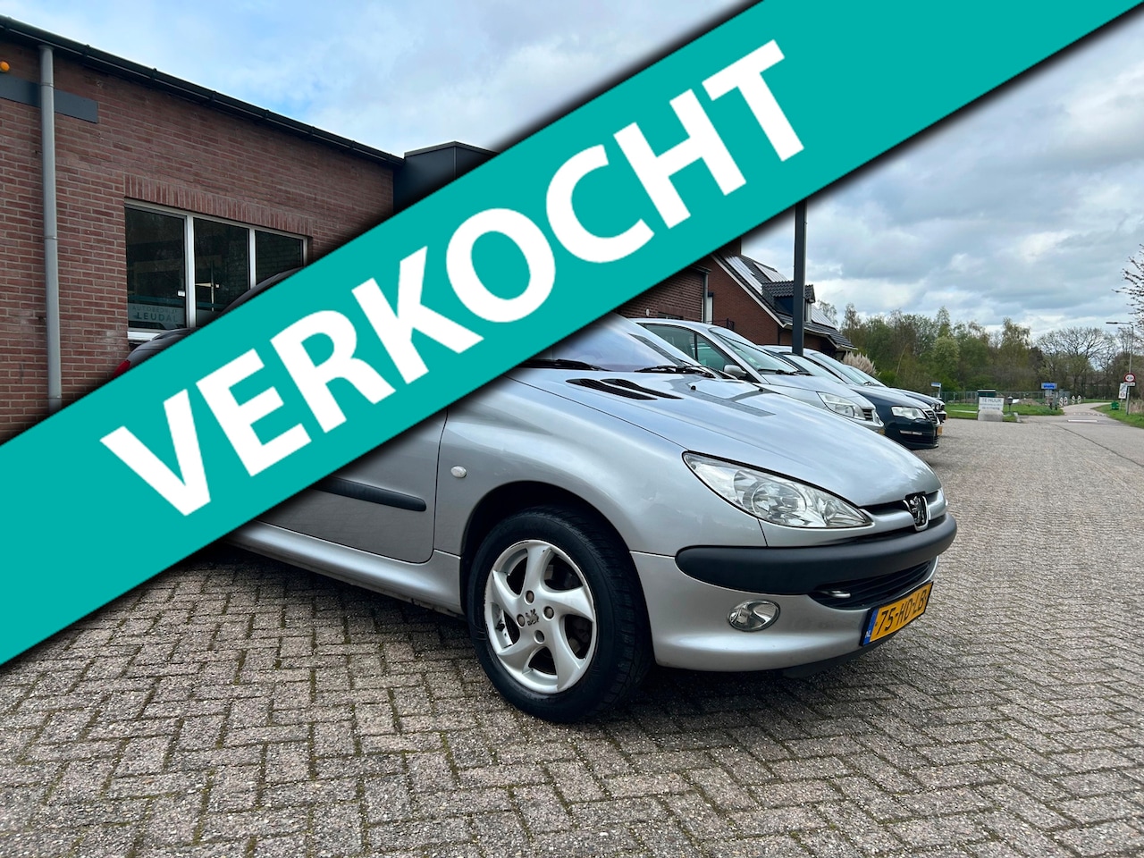 Peugeot 206 CC - 1.6-16V // APK 11-4-2027 !! // Airco - AutoWereld.nl
