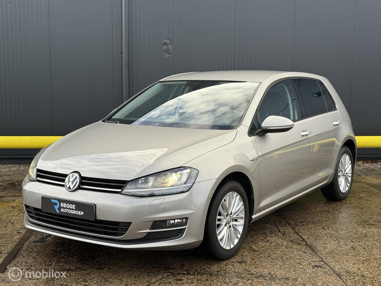 Volkswagen Golf - 1.2 TSI CUP Edition XENON | STOELVERWARMING - AutoWereld.nl