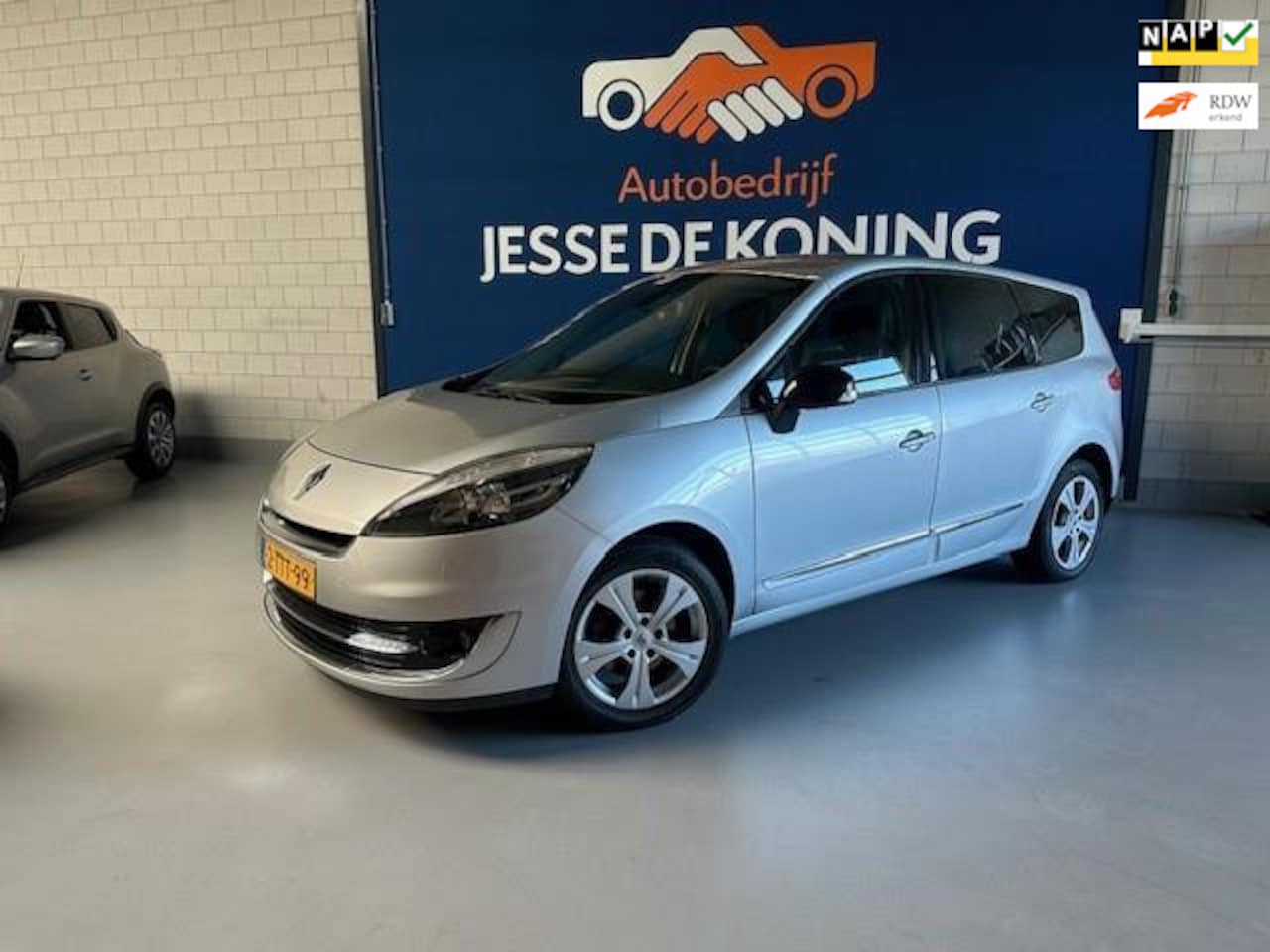 Renault Grand Scénic - 1.2 TCe Bose 1.2 TCe Bose,bj.2013,climate,half leder,navigatie,NAP met 187910 km.en APK tot 10/2026,tre - AutoWereld.nl