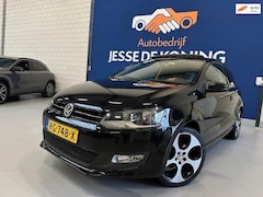 Volkswagen Polo - 1.2 TSI Comfortline / bj.2012 / kleur:zwart/ panoramadak / airco/ sportvelgen/APK 11/2026