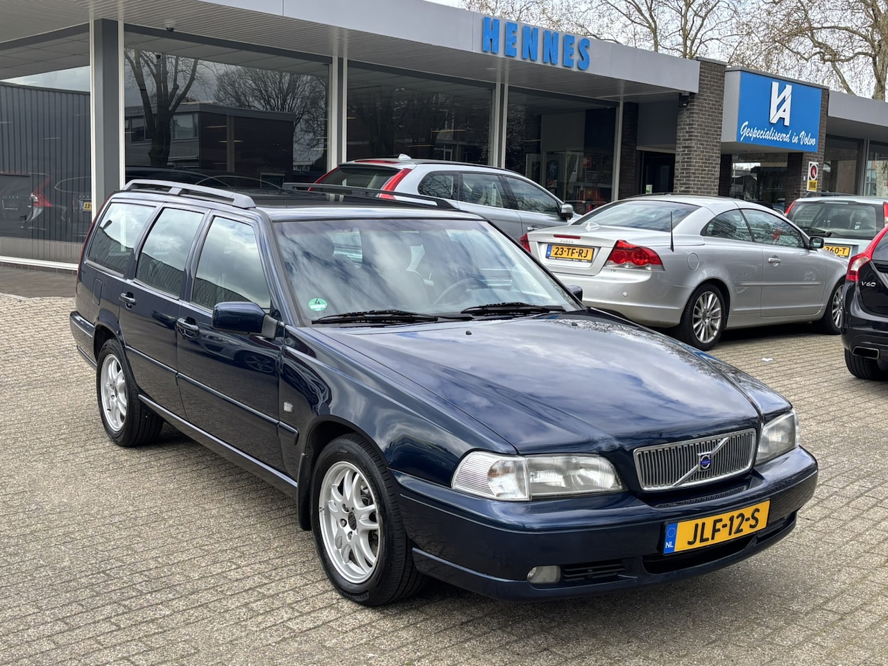 Volvo V70 - 2.4 Europa Bluetooth Youngtimer - AutoWereld.nl