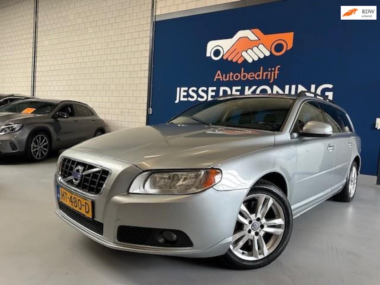 Volvo V70 - 2.0 D3 Summum automaat diesel / bj.2011 / leder/navigatie/climate/trekhaak/ cruise/APK tot - AutoWereld.nl