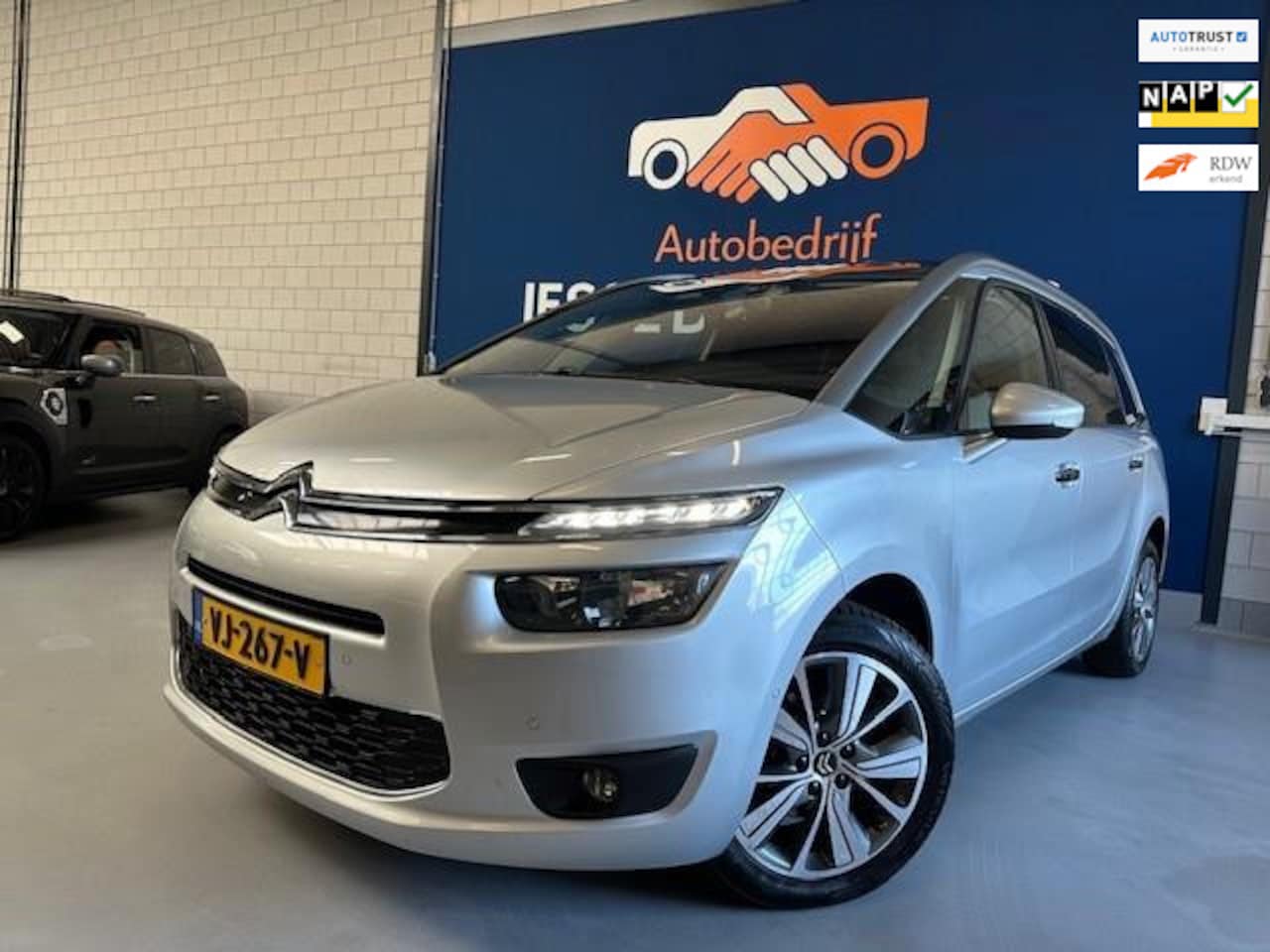 Citroën C4 Picasso - 1.6 diesel/ grijs kenteken/ bj.2014/ navigatie/climate/trekhaak/ sportvelgen/ APK 11/2026 - AutoWereld.nl