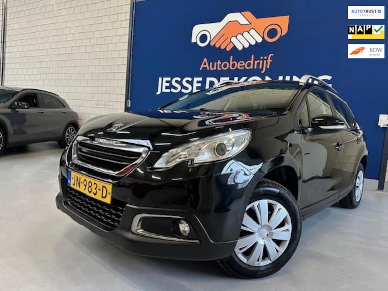 Peugeot 2008 - 1.2 PureTech Blue Lion / bj.2016/ panoramadak / trekhaak / airco / cruise control / NAP 11 - AutoWereld.nl