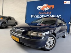 Volvo V70 - 2.4 / bj.2004 / kleur : blauw / airco / trekhaak / sportvelgen / stereo / nette auto / APK