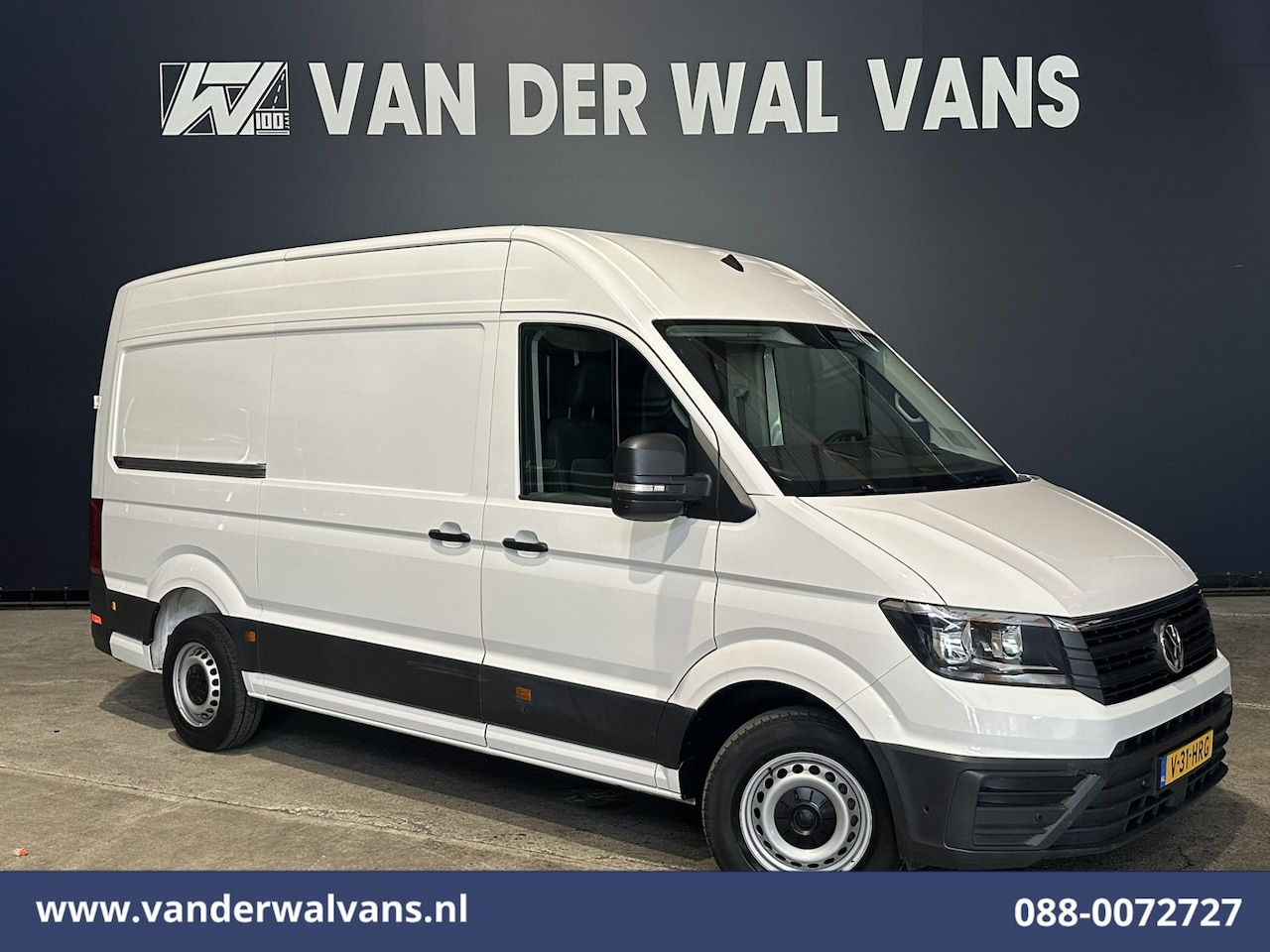 Volkswagen Crafter - 2.0 TDI 140 pk L3H3 L2H2 Euro6 Airco | Camera | Navigatie | Apple Carplay | Massagestoel A - AutoWereld.nl