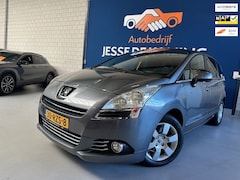 Peugeot 5008 - 1.6 THP Family 7persoons / bj.2011 / panoramadak / trekhaak / climate / cruise/ NAP met 17