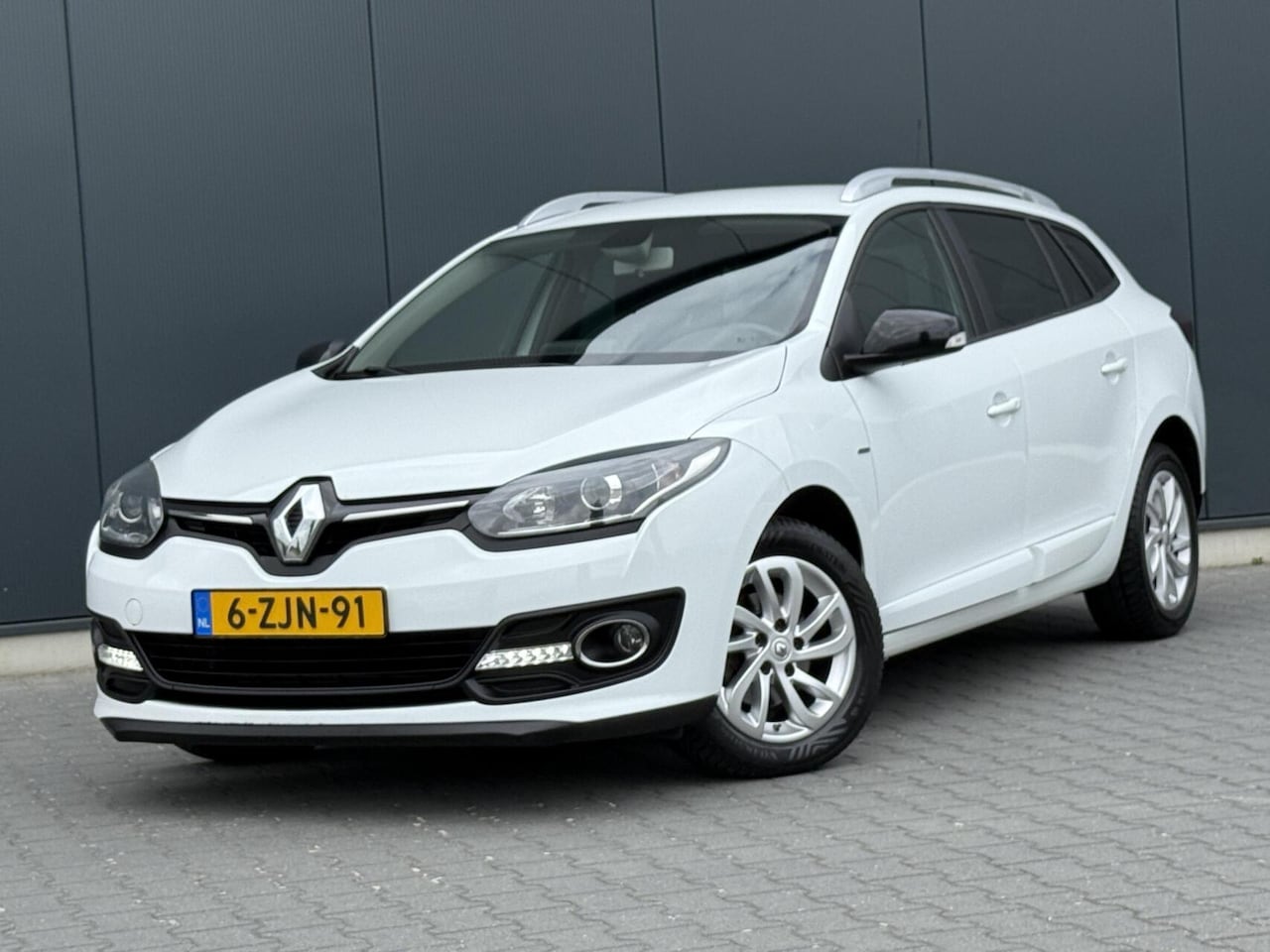 Renault Mégane Estate - 1.2 TCe Limited Facelift - 2e Eig - Navi - AutoWereld.nl