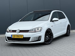 Volkswagen Golf - 2.0 TSI GTI Performance Pano - DSG - Led - Navi - Dynaudio