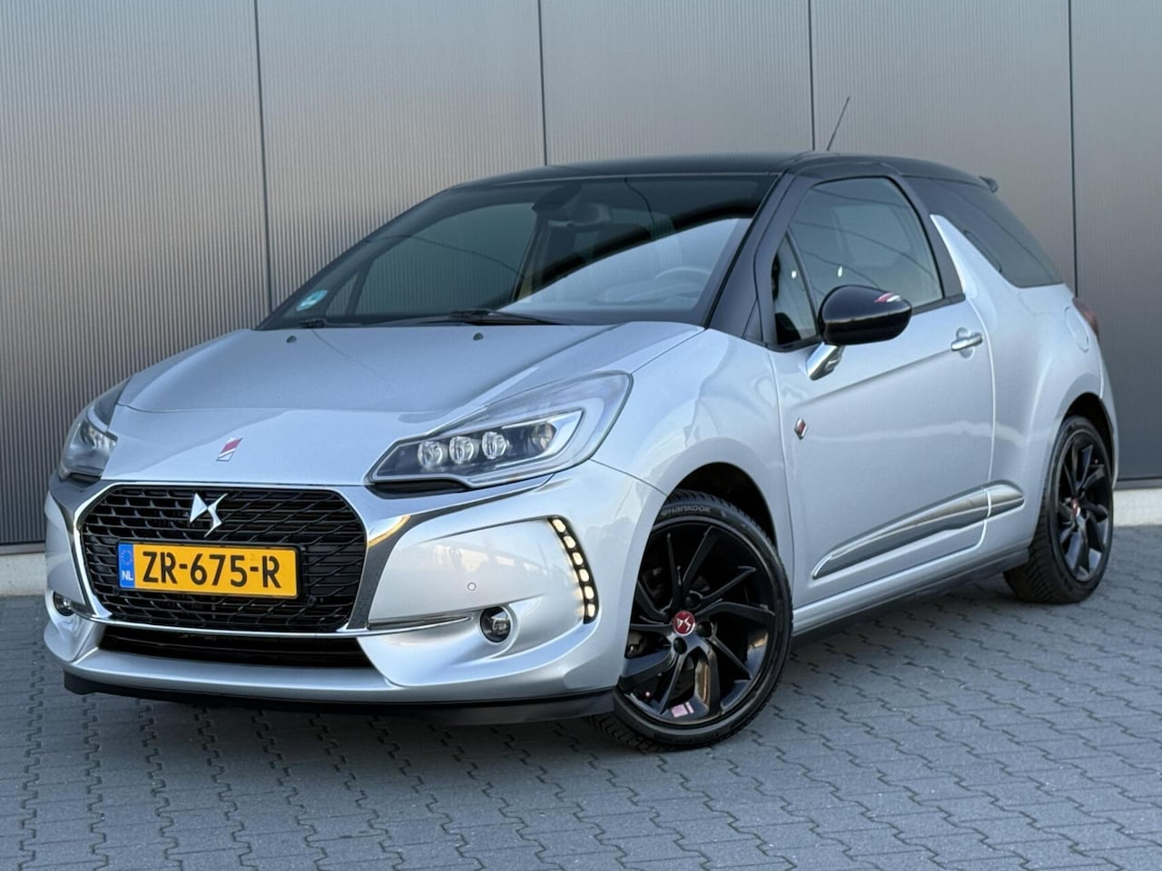 DS 3 - 1.2 PureTech Performance Line Led Koplampen - Navi - Alcantara - Nieuw Model - AutoWereld.nl