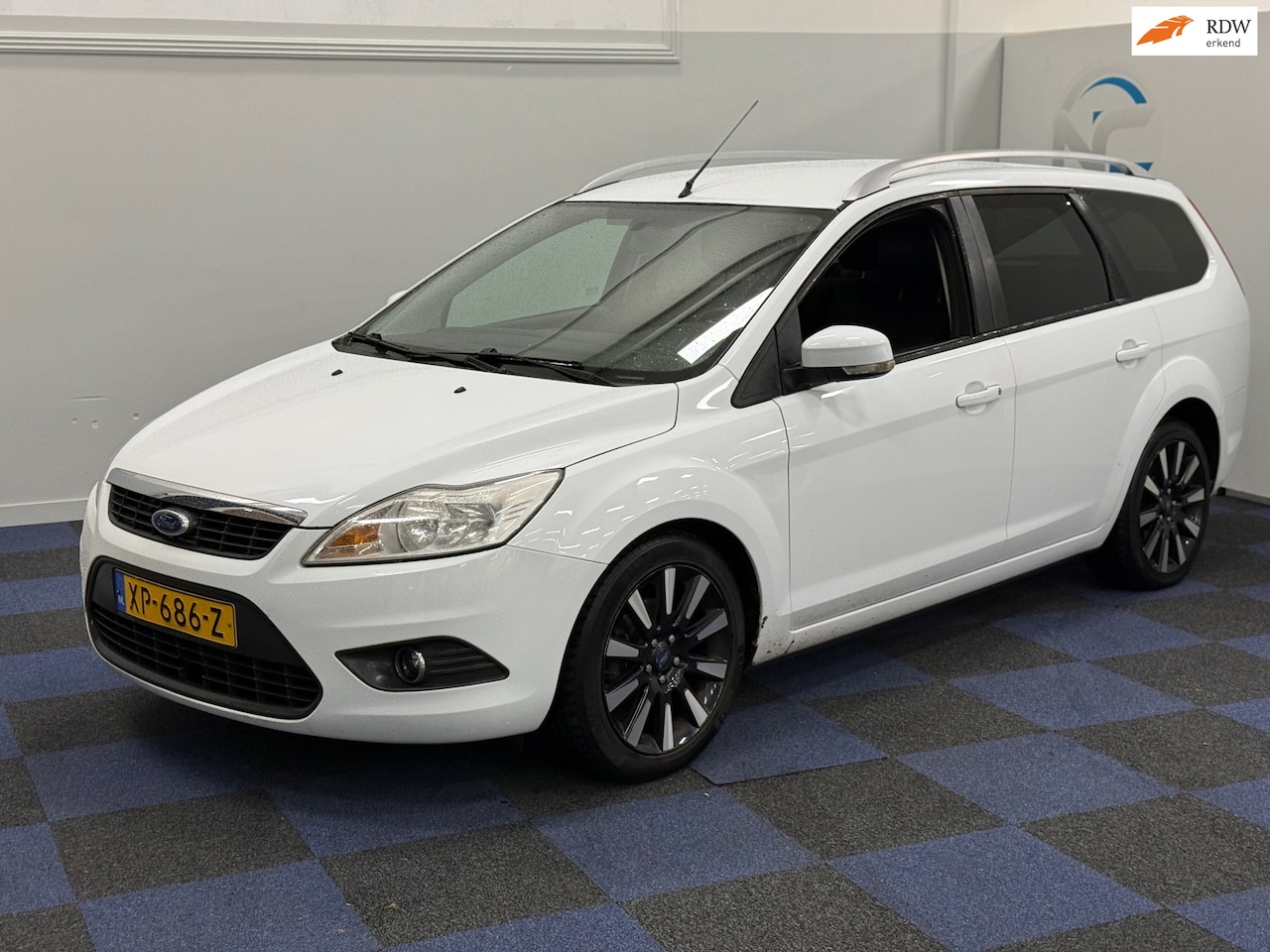 Ford Focus Wagon - 1.8 Ghia Flexi Fuel / NIEUWE APK / NETTE AUTO / RIJDT SCHAKELT GOED - AutoWereld.nl