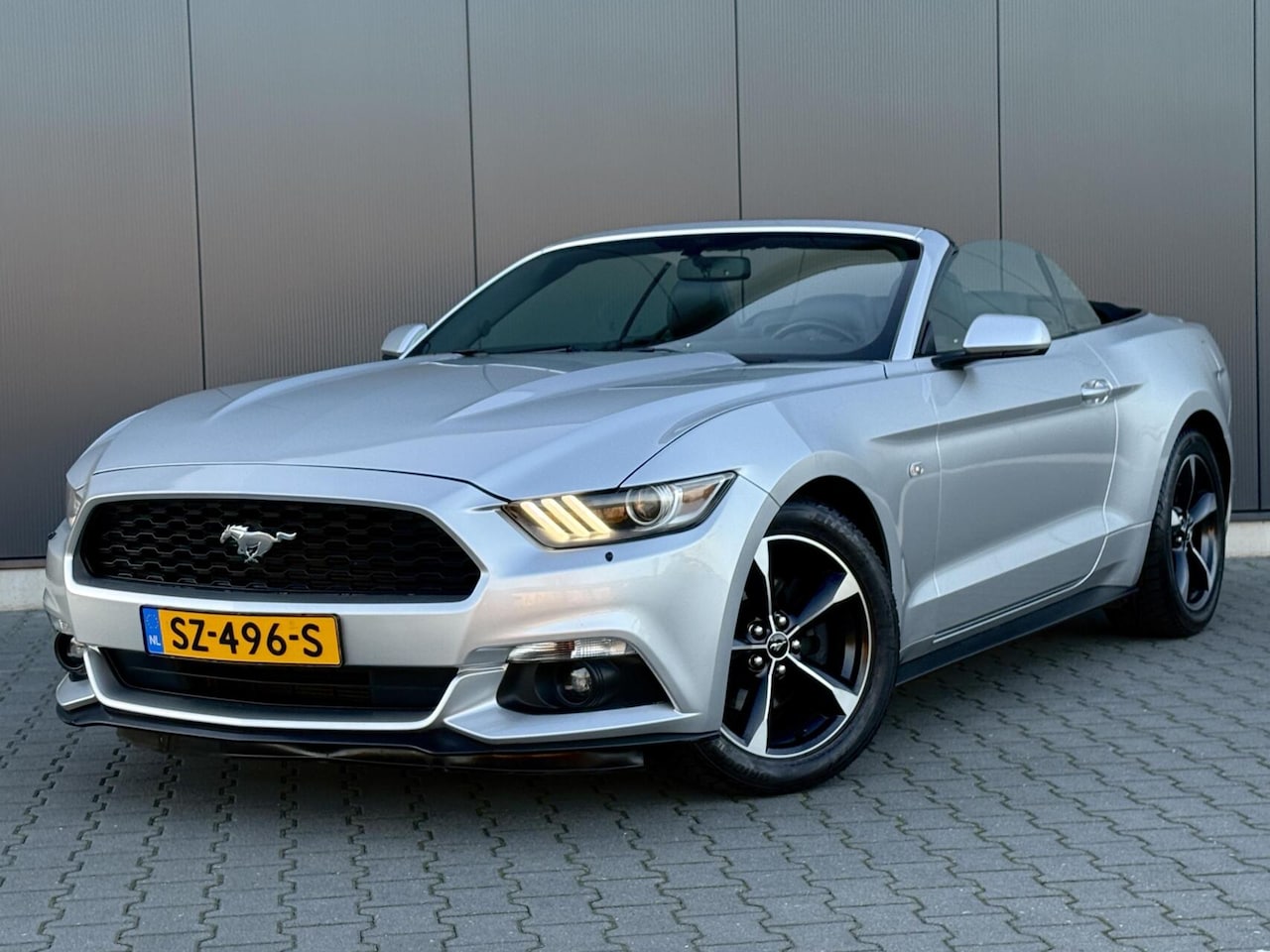 Ford Mustang Convertible - USA 3.7 V6 Leder - Camera -Nette Auto - Camera - AutoWereld.nl