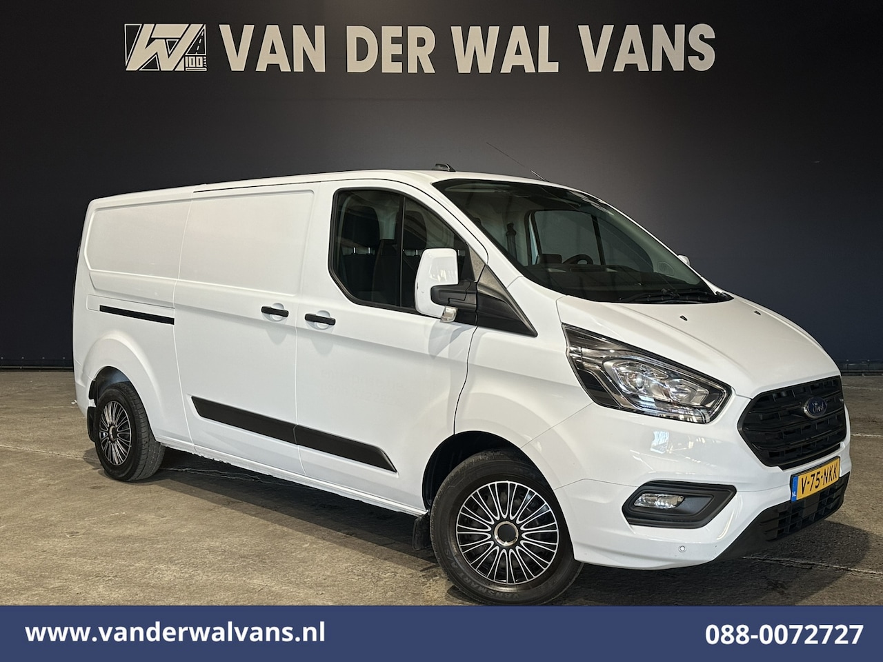 Ford Transit Custom - 2.0 TDCI 131pk L2H1 Euro6 Airco | LED | Apple Carplay | Cruisecontrol | 2800kg Trekhaak Pa - AutoWereld.nl
