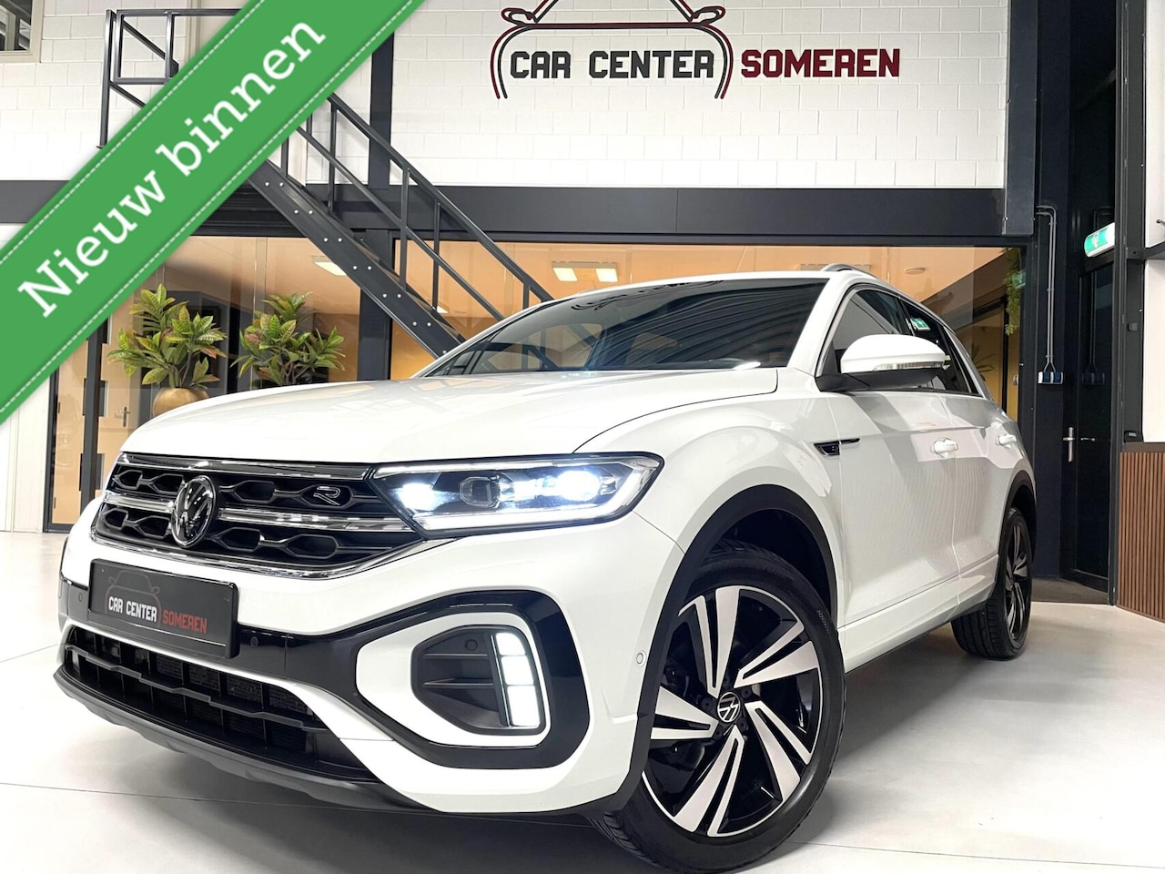 Volkswagen T-Roc - 1.5 TSI R-Line/ Camera/ Massage/ IQ LED/ 18''LMV/ CarPlay - AutoWereld.nl