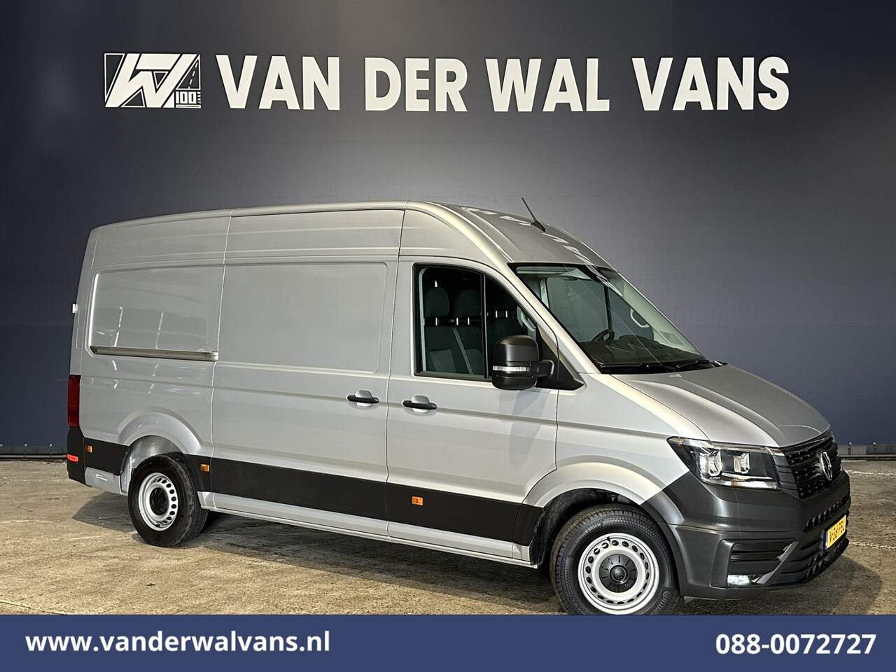 Volkswagen Crafter - 2.0 TDI 141pk L3H3 L2H2 Euro6 Airco | 3000kg Trekhaak | Cruisecontrol | Chauffeursstoel Bi - AutoWereld.nl