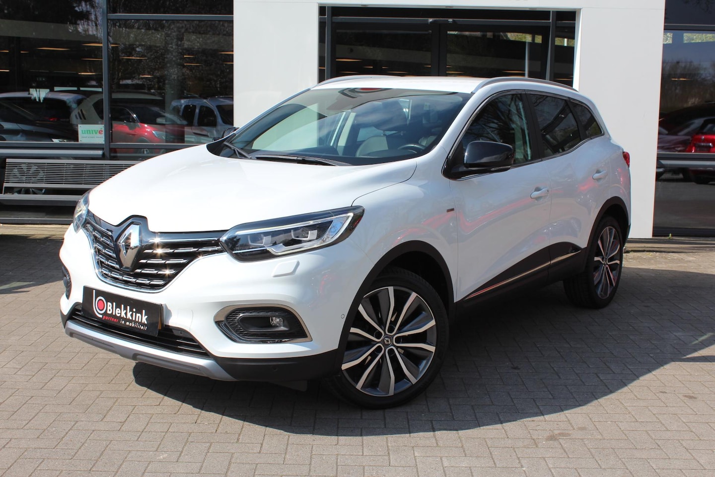 Renault Kadjar - 1.3 TCe BOSE 140 pk Camera, 19"LMV,TREKVRM 1500KG - AutoWereld.nl