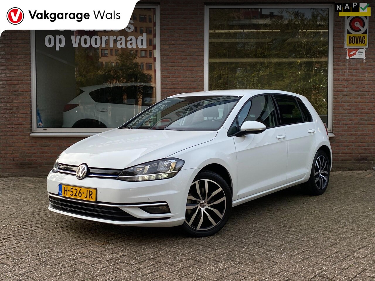 Volkswagen Golf - 1.5 TSI Highline | Carplay | Camera | Cruise | DSG | PDC - AutoWereld.nl