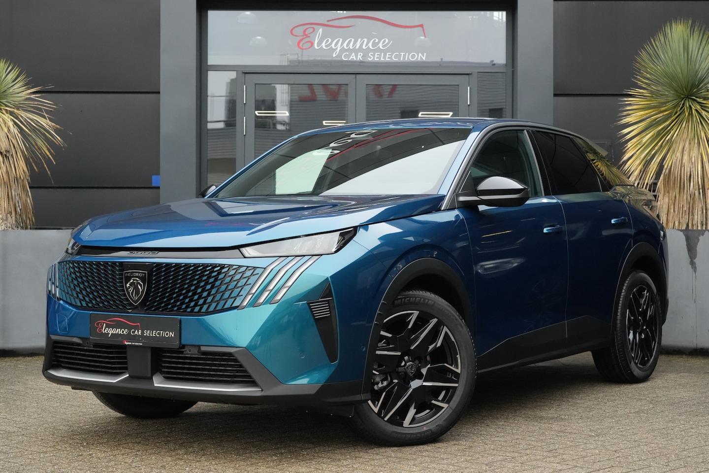 Peugeot 3008 - 1.2 Hybrid 145 Allure e-DSC6 Navigatie/Stoelverwaring/Camera - AutoWereld.nl