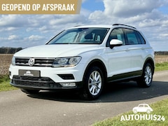 Volkswagen Tiguan - 1.4 TSI Connected Series 2017 TREKHAAK CLIMA PDC STOELVERWARMING