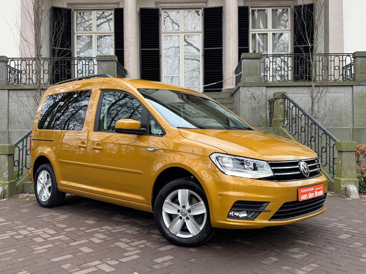 Volkswagen Caddy - 1.4 TSI Trendline 131Pk Navi CarPlay Climate Cruise Ctr Pdc Stoelverwarming Lmv Dealer Ond - AutoWereld.nl