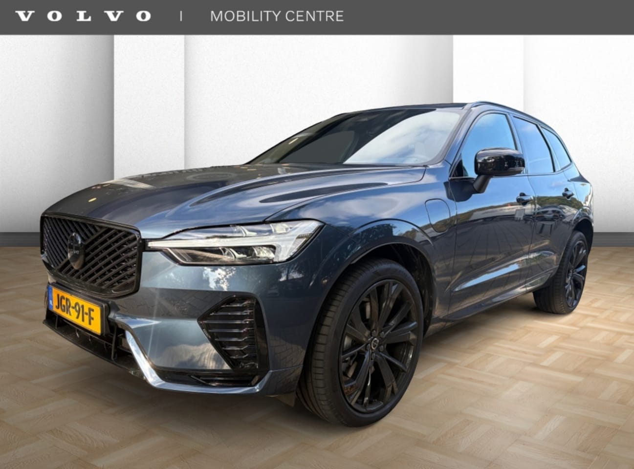 Volvo XC60 - T6 AWD Plus Black Edition | DEMO | Schuif/-Kanteldak - AutoWereld.nl