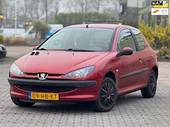 Peugeot 206 - 1.4 XT | APK 09-08-2026 | Elektrische ramen en spiegels | centrale vergrendeling | 2 sleut