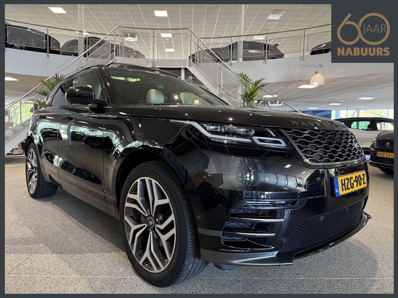 Land Rover Range Rover Velar - 2.0 P250 AWD R-Dynamic SE, Pano, Trekhaak - AutoWereld.nl