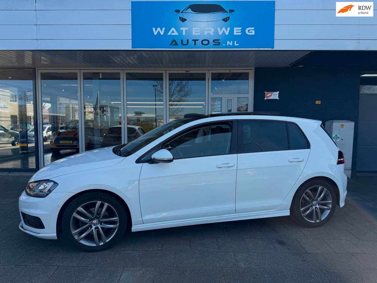 Volkswagen Golf - 1.4 TSI ACT Connected Series PANO|CAMERA|STOEL VERW./MASSAGE - AutoWereld.nl