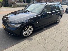 BMW 3-serie Touring - 325xi High Executive 3.0 6-cyl xDrive 4x4 Pano Leer CarPlay Shadow Xenon, mooie staat