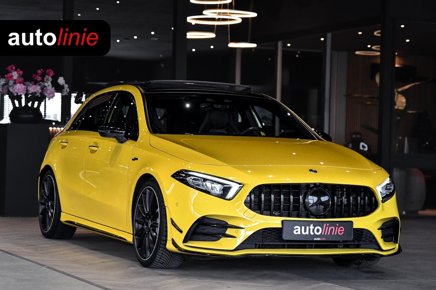 Mercedes-Benz A-klasse - AMG 35 4MATIC Edition 1 Aero. Schaal, Pano, Perf stuur, Keyless, Camera, Dodeh, CarPlay, S - AutoWereld.nl
