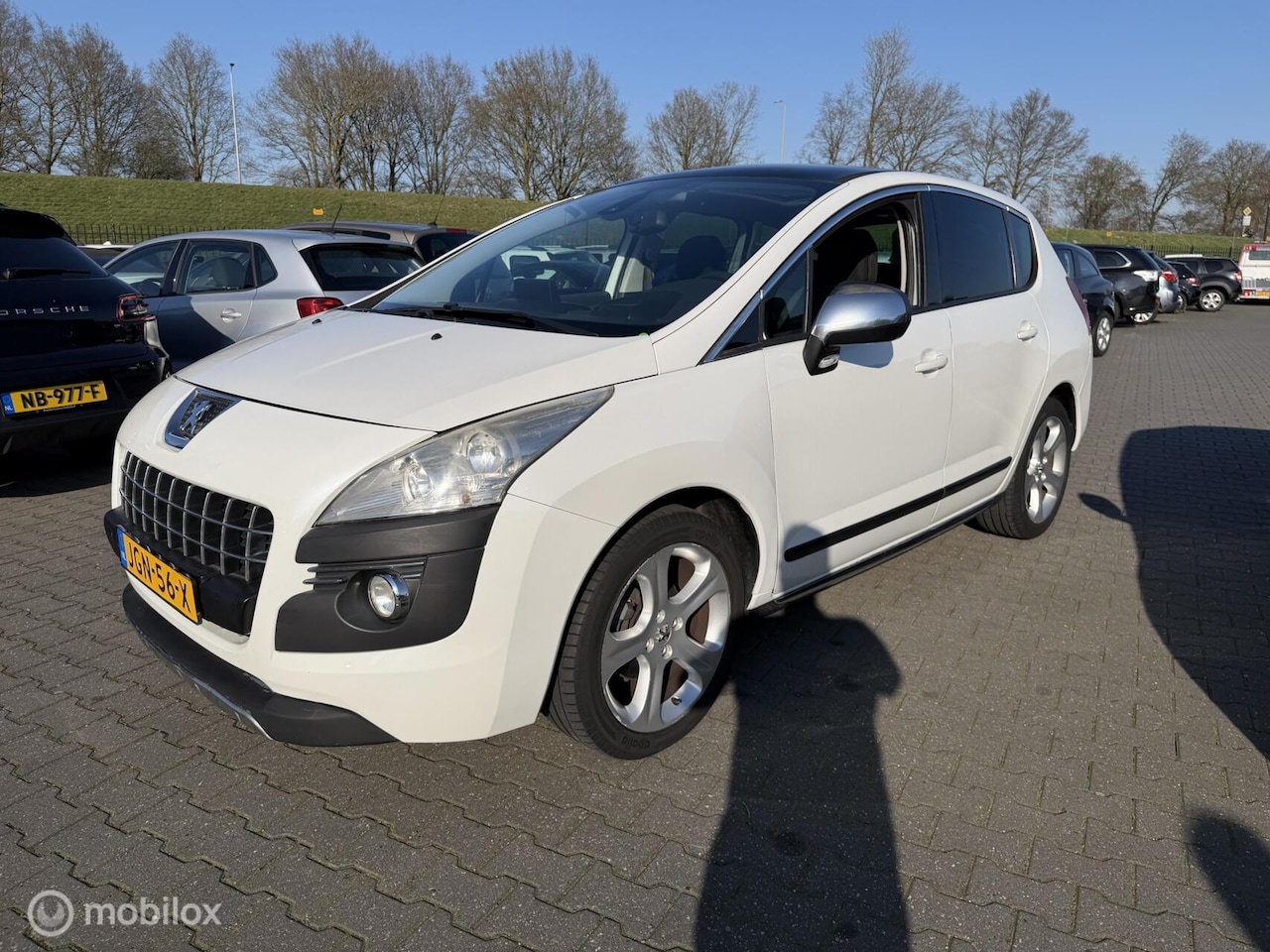 Peugeot 3008 - 1.6 HDiF GT automaat panorama dak - AutoWereld.nl