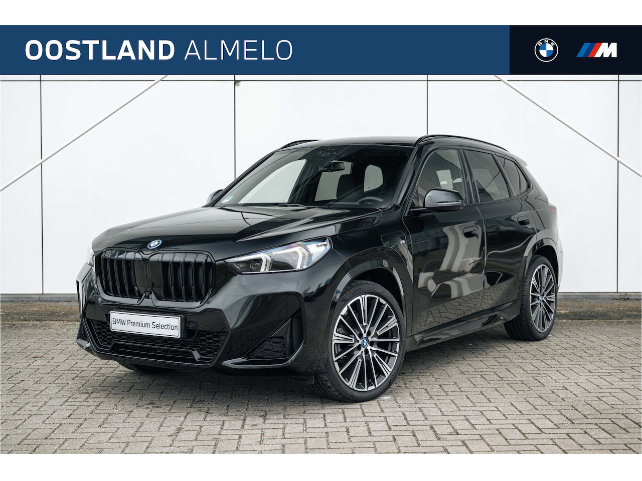 BMW X1 - xDrive30e High Executive M Sport Automaat / Trekhaak / Sportstoelen / M Adaptief onderstel - AutoWereld.nl