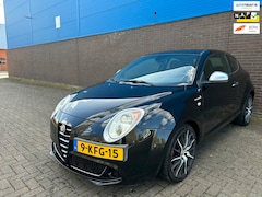 Alfa Romeo MiTo - 0.9 TwinAir Distinctive | 18” LM Velgen | Parkeersensoren | Cruise | Climate | Multimedia