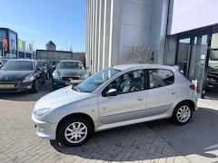 Peugeot 206 - 1.4 Génération ZEER NETTE STAAT AIRCO 5DEURS CRUISE INRUIL MOGELIJK