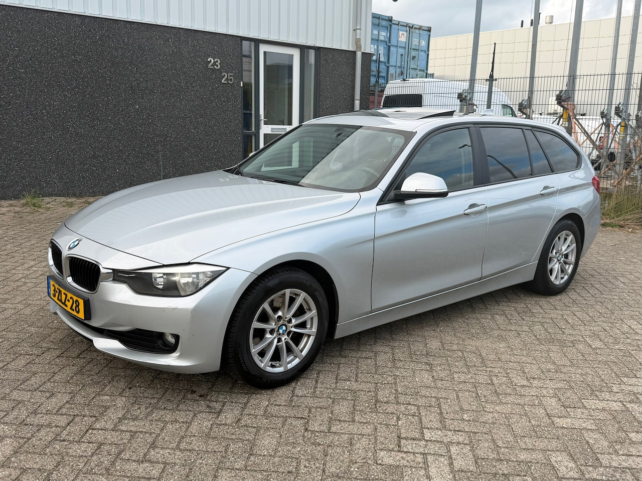 BMW 3-serie Touring - 318d Executive 2013 Pano Leer - AutoWereld.nl