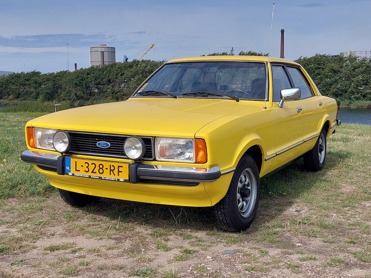 Ford Taunus - 2000 L 6cyl. - AutoWereld.nl