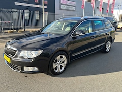 Skoda Superb Combi - 1.6 TDI Greenline Tour Business Line 2012 ZWART CLIMA XENON MEMORY NIEUWE APK