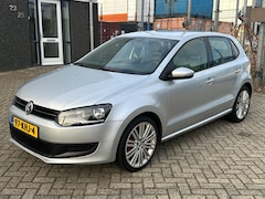 Volkswagen Polo - 1.6 TDI Comfortline 2009 AIRCO