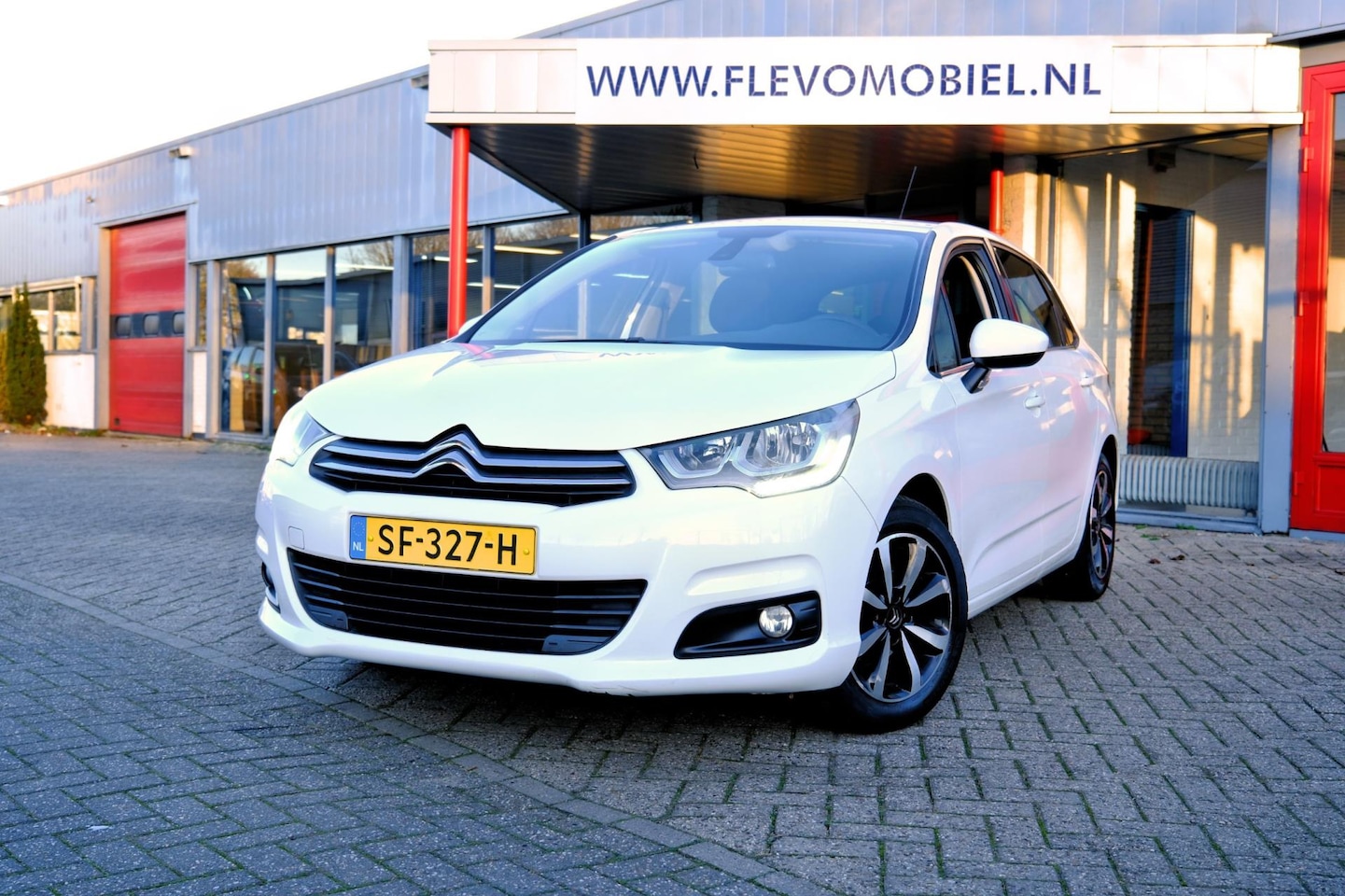 Citroën C4 - 1.6 BlueHDi Business Nav|1e Eig|DAB|Clima|LMV - AutoWereld.nl