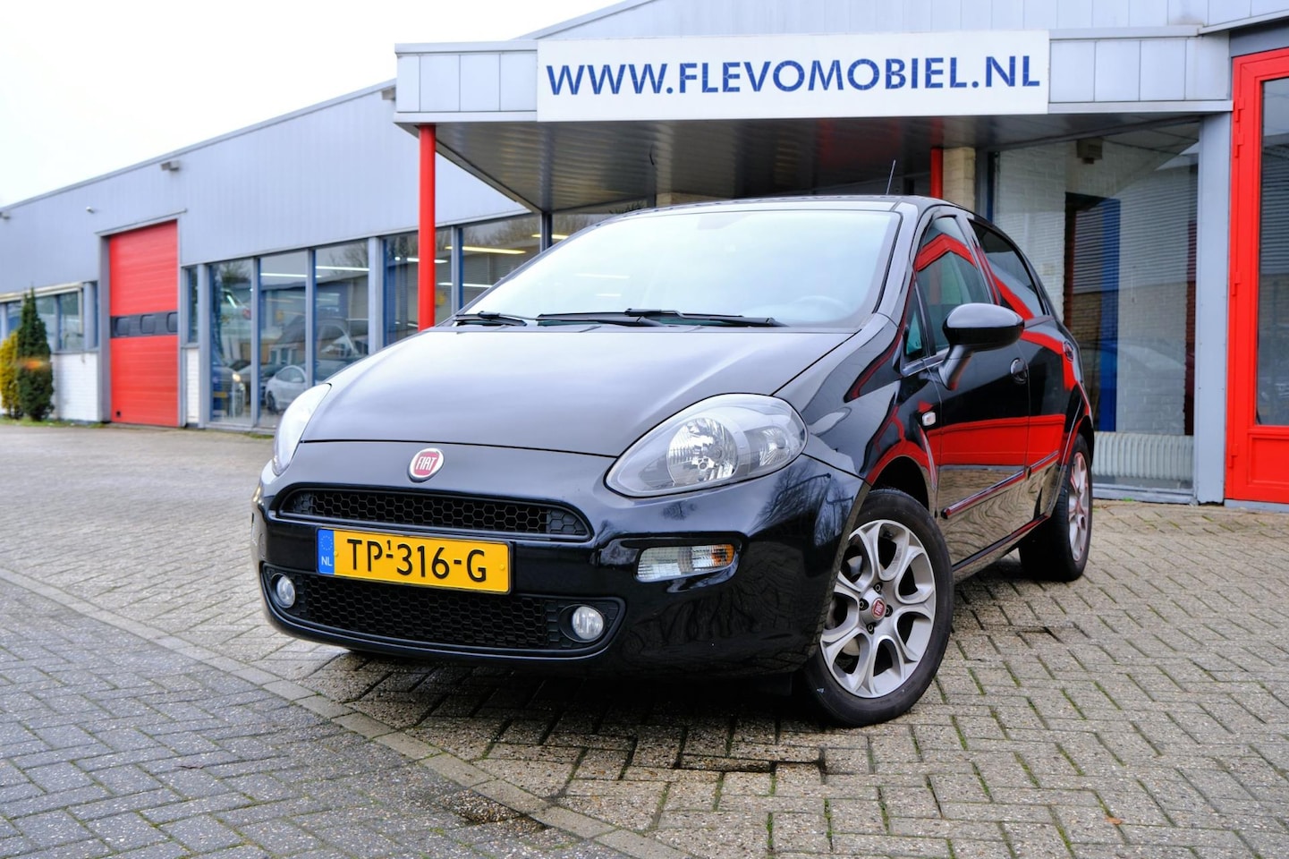 Fiat Punto Evo - 0.9 TwinAir Sempre 5-drs Navi|1e Eig|Clima|Cruise|LMV - AutoWereld.nl